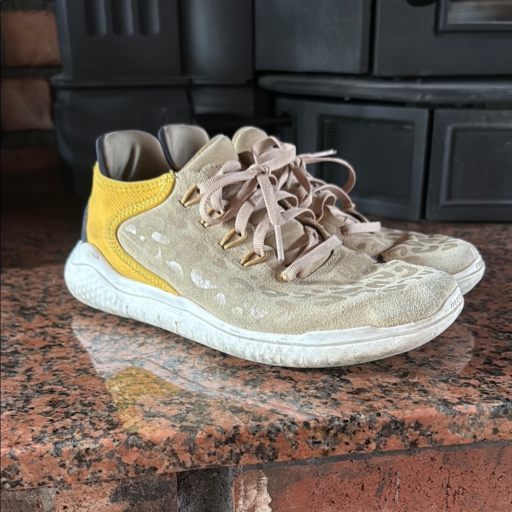 Nike FREE leopard neutral sneakers